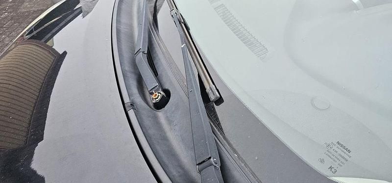 Schwarz Gebraucht 2014 Nissan Note Acenta Van / Kleinbus | 2.600 € (Guter Preis) - Bild 1/4