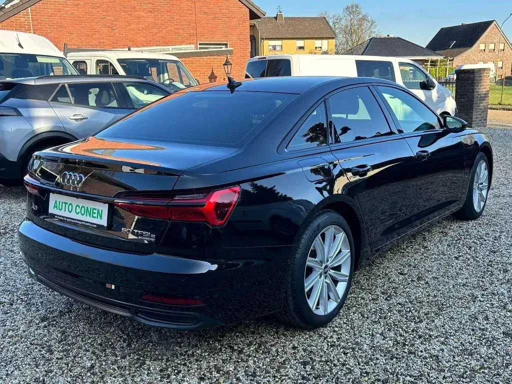 Gebraucht Audi A6 Design 265 PS (194 kW) 2021 Mythosschwarz metallic Limousine