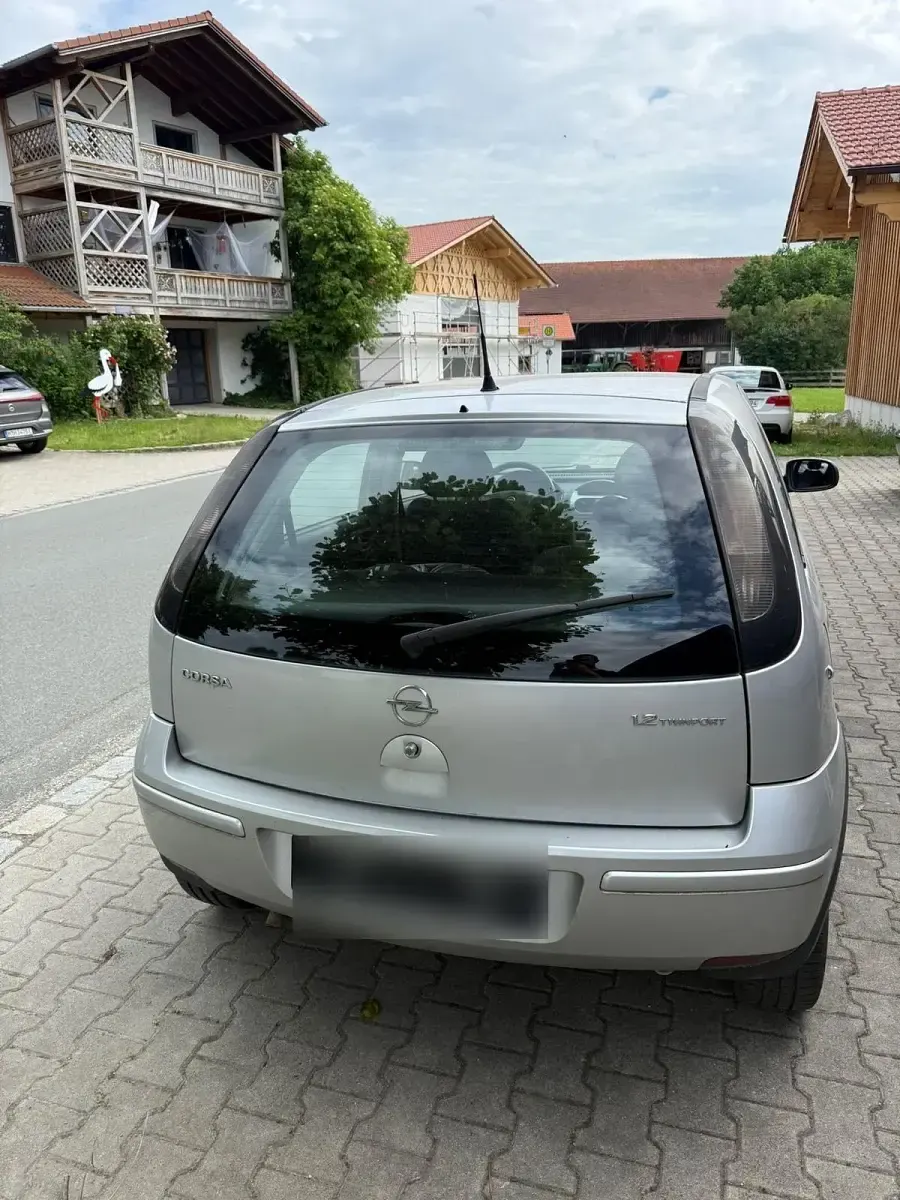 Gebraucht Opel Corsa 80 PS (58 kW) 2005 Silber Kleinwagen