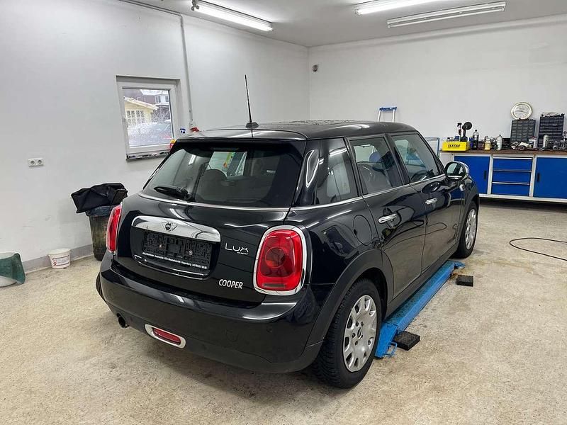 Gebraucht Mini Cooper Chili 136 PS (100 kW) 2015 Midnight black metallic Kleinwagen
