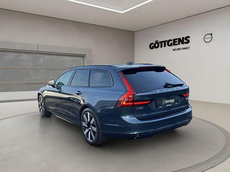 Gebraucht Volvo V90 Plus 349 PS (256 kW) 2025 Blau Kombi
