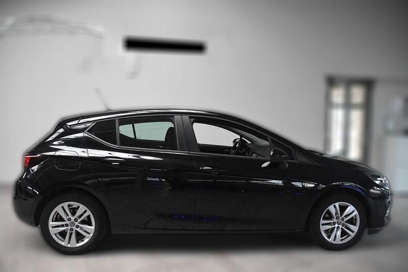Schwarz metallic Gebraucht 2021 Opel Astra Edition | 14.280 € (Etwas zu teuer) - Bild 1/4