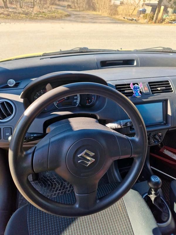 Gebraucht Suzuki Swift 92 PS (67 kW) 2005 Gelb Kleinwagen
