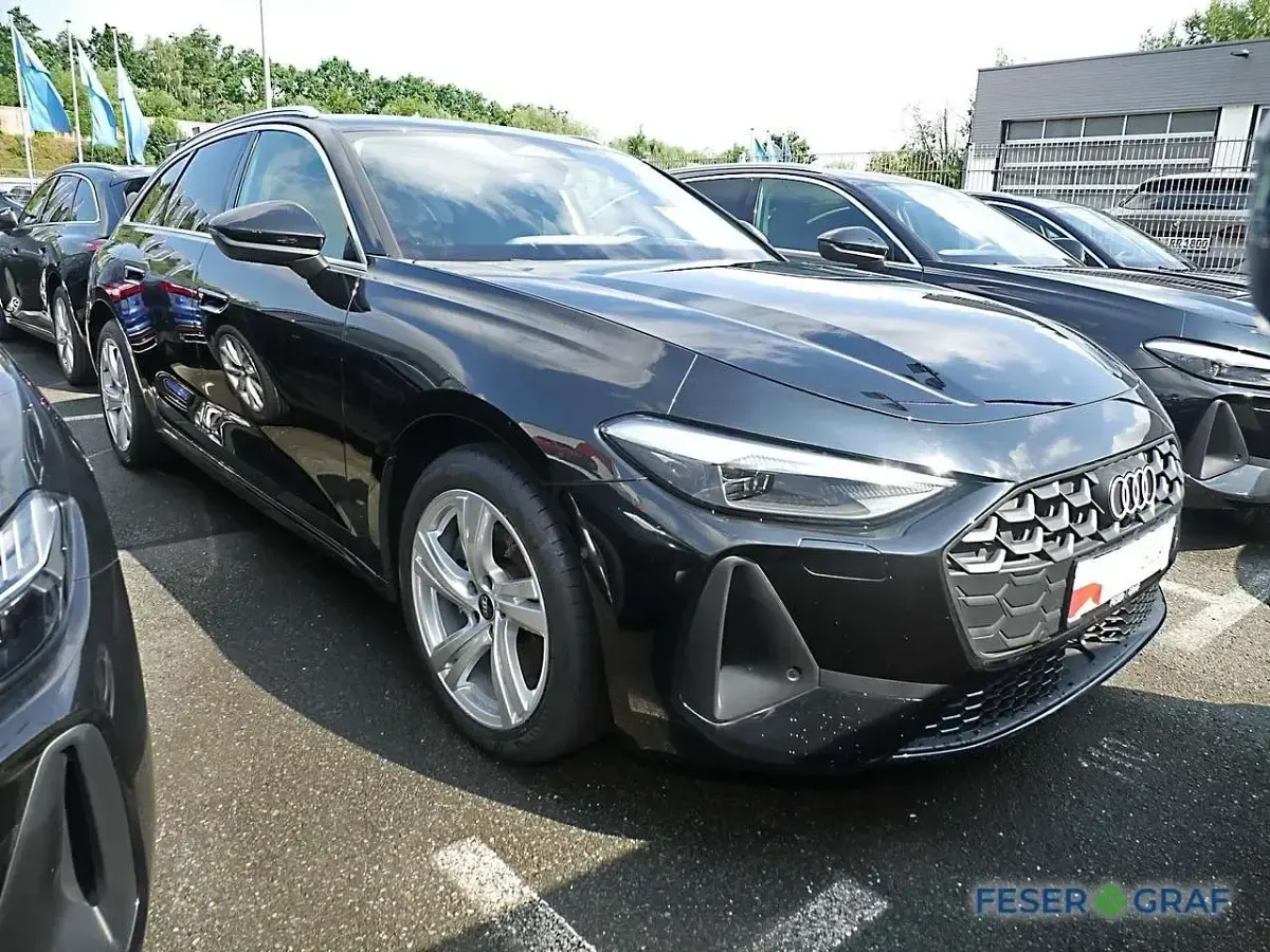 Gebraucht Audi A5 Sport 150 PS (110 kW) 2025 Mythosschwarz metallic Kombi