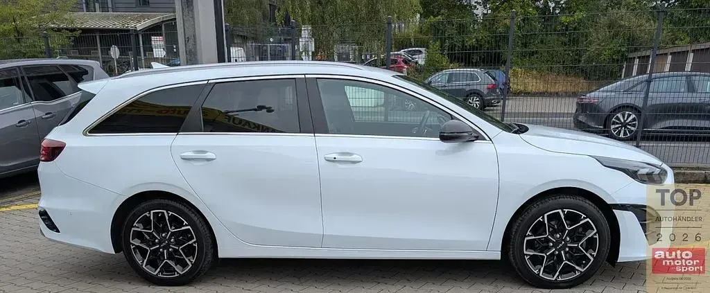 Gebraucht Kia Ceed 160 PS (117 kW) 2023 Weiß Kleinwagen