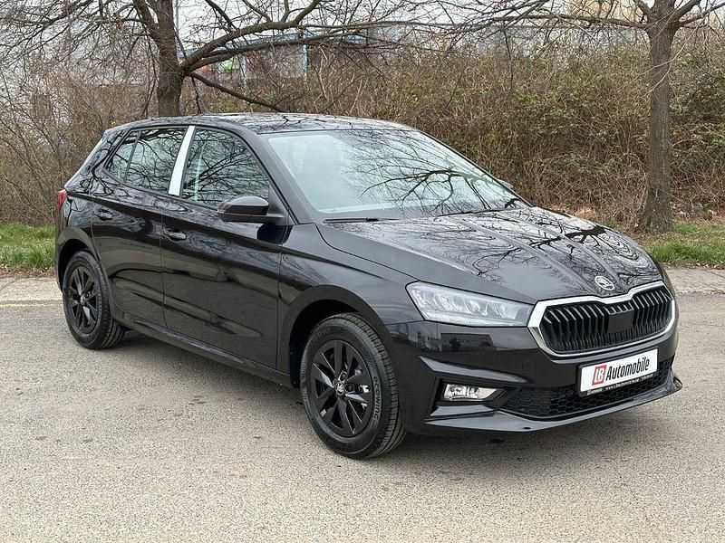 Neu Skoda 105 95 PS (69 kW) 2025 Schwarz Limousine
