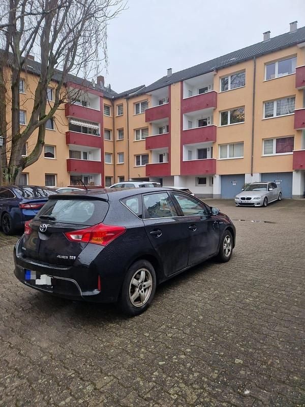 Gebraucht Toyota Auris Hybrid 99 PS (72 kW) 2013 Schwarz Limousine