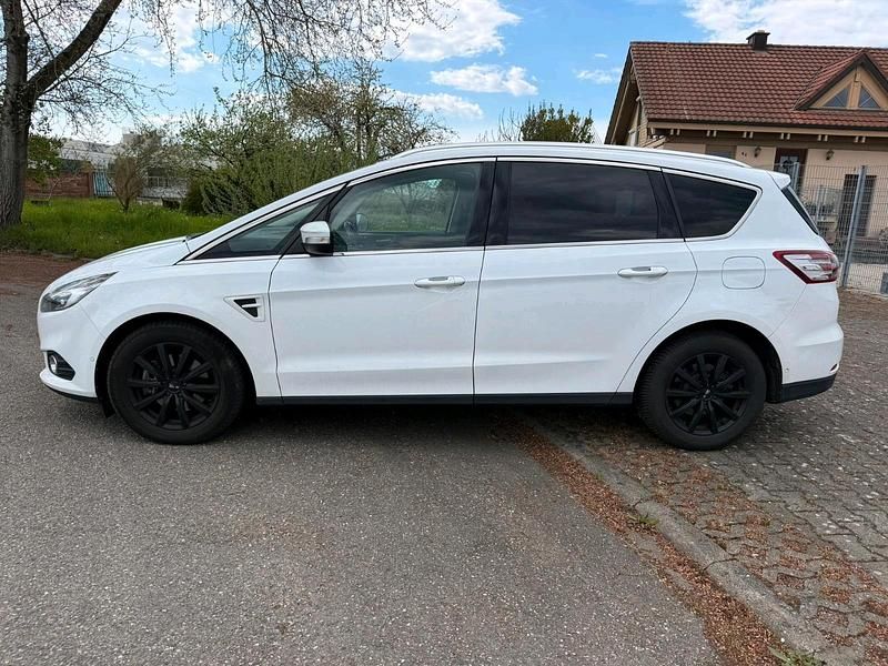 Gebraucht Ford S-MAX S 150 PS (110 kW) 2018 Weiß Van / Kleinbus