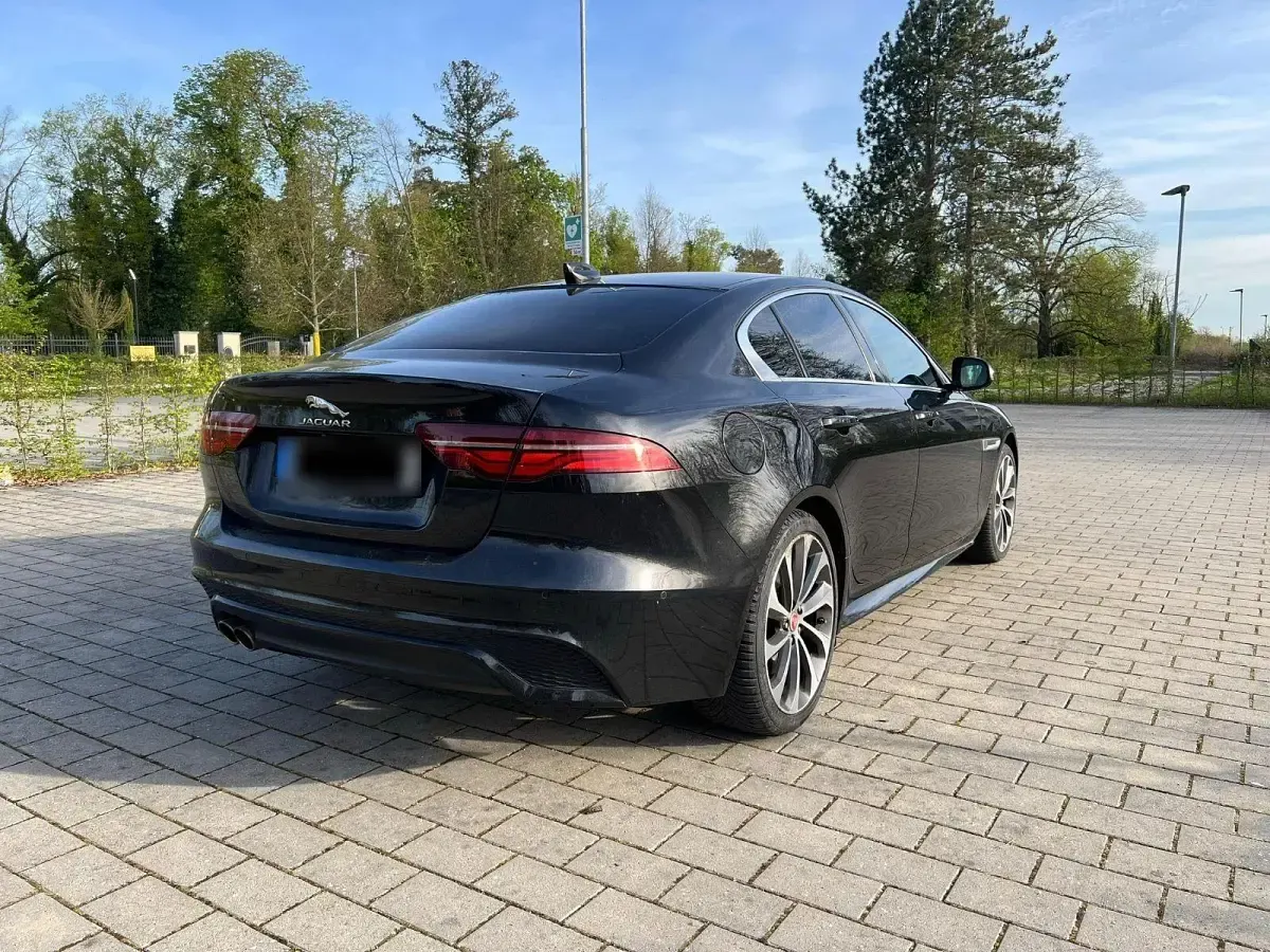 Gebraucht Jaguar XE R-Dynamic 179 PS (131 kW) 2019 Schwarz Limousine