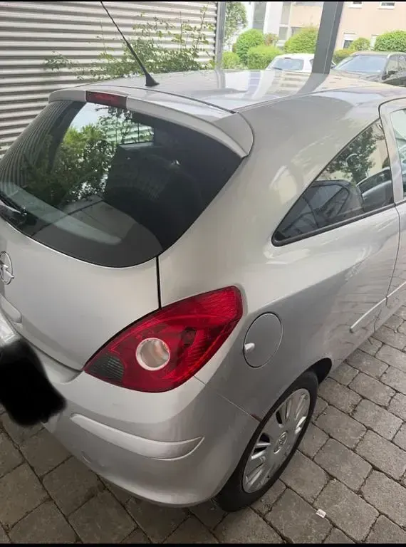 Używany Opel Corsa 80 KM (58 kW) 2007 Srebrny Hatchback