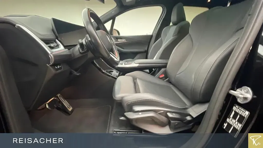 Gebraucht BMW 223 Active Tourer Efficient Dynamics 204 PS (150 kW) 2022 Saphirschwarz metallic Van / Kleinbus