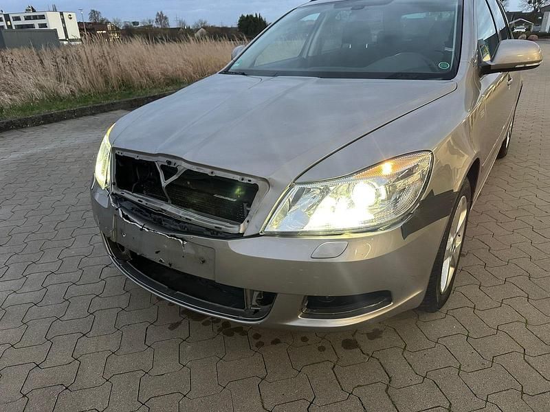 Gebraucht Skoda Octavia 105 PS (77 kW) 2011 Gold Kombi
