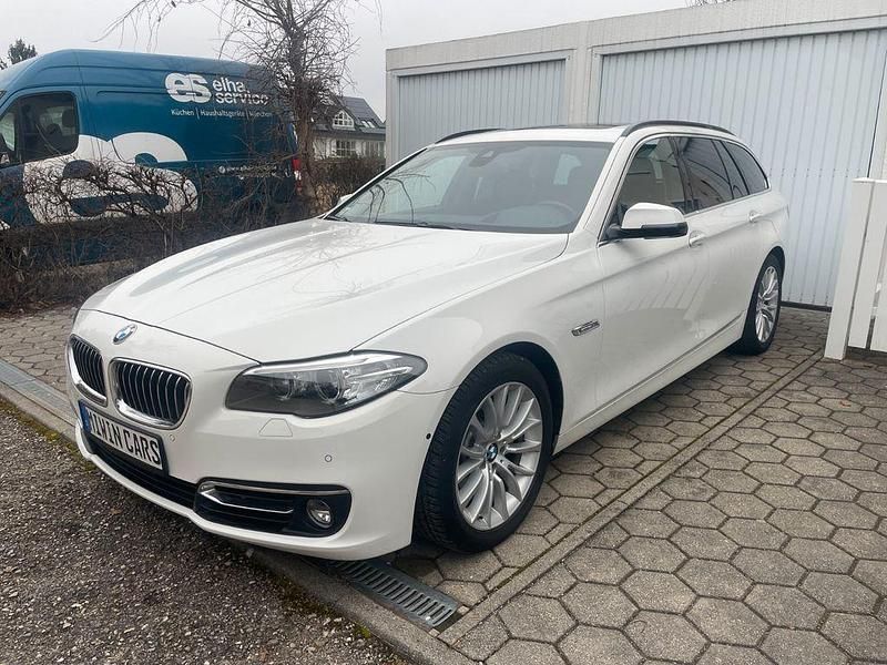 Gebraucht BMW 520 Luxury Line 190 PS (139 kW) 2015 Alpinweiss iii Kombi