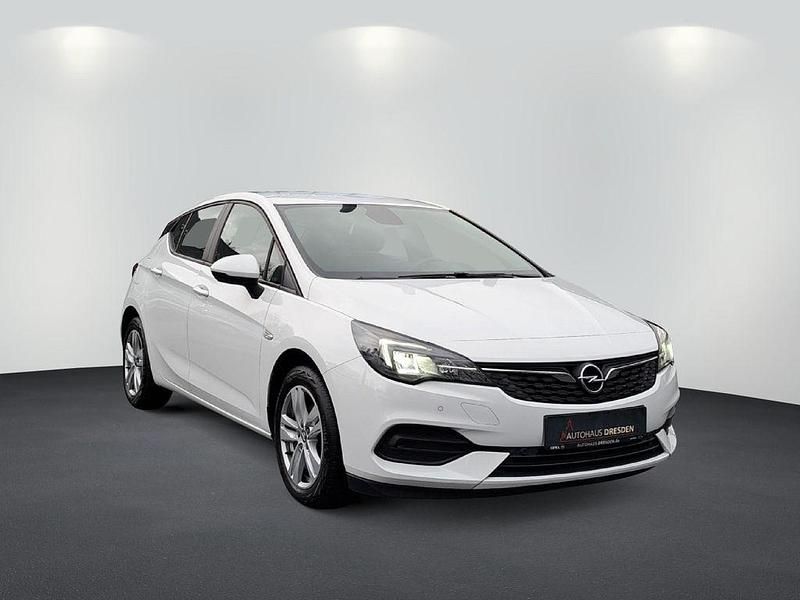 Gebraucht Opel Astra Edition 131 PS (96 kW) 2021 Schnee weiß (uni) Limousine