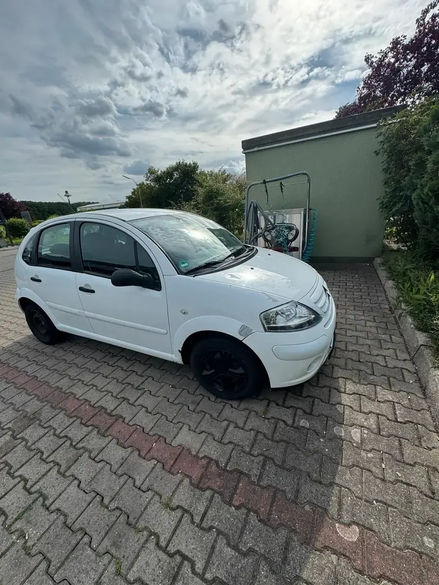 Gebraucht Citroën C3 74 PS (54 kW) 2009 Weiß Kleinwagen