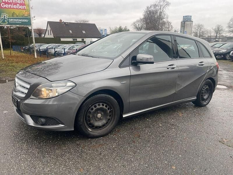 Gebraucht Mercedes B200 156 PS (114 kW) 2012 Grau Van / Kleinbus