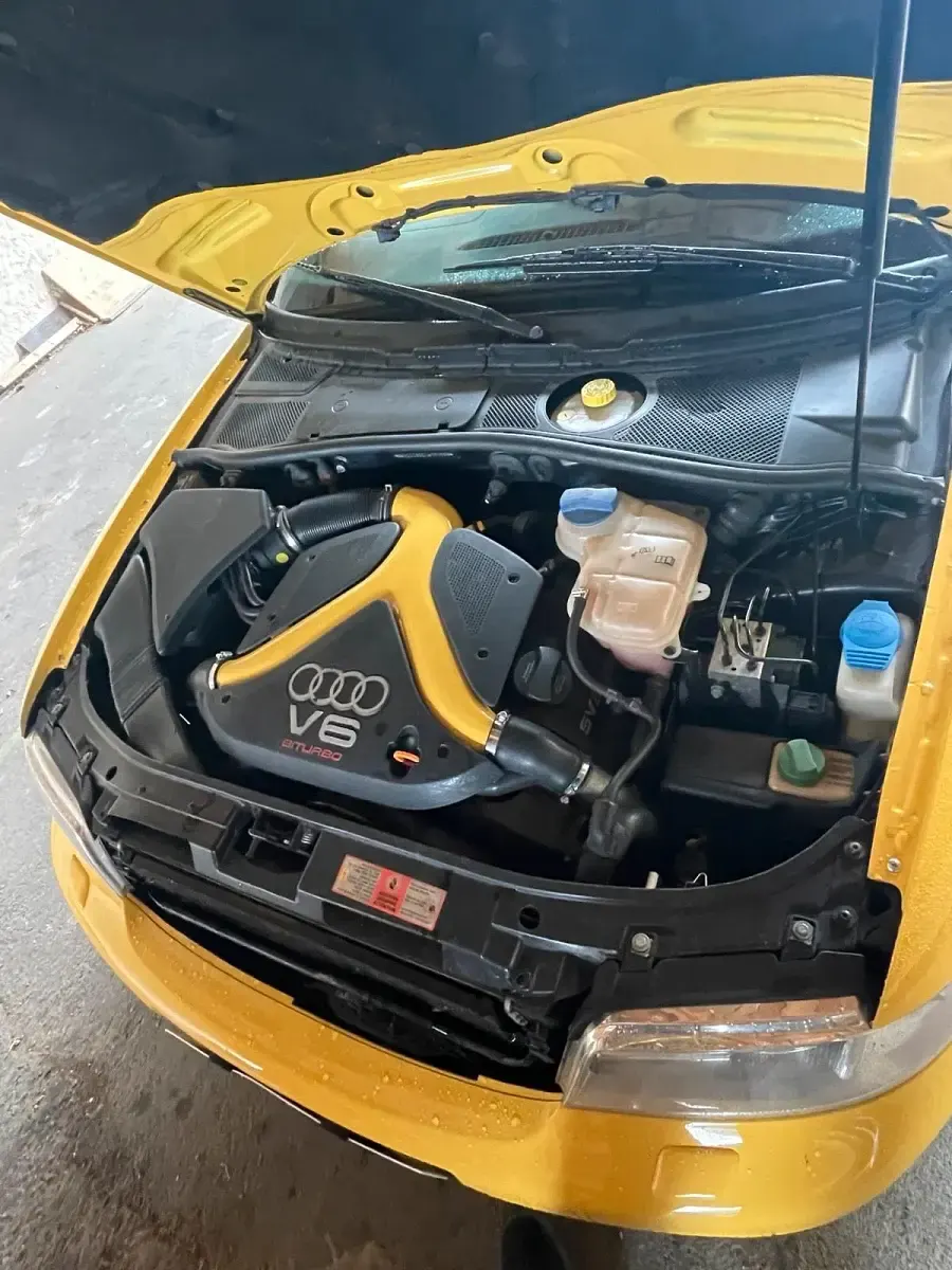 Używany Audi S4 330 KM (242 kW) 2000 Żółty Kombi