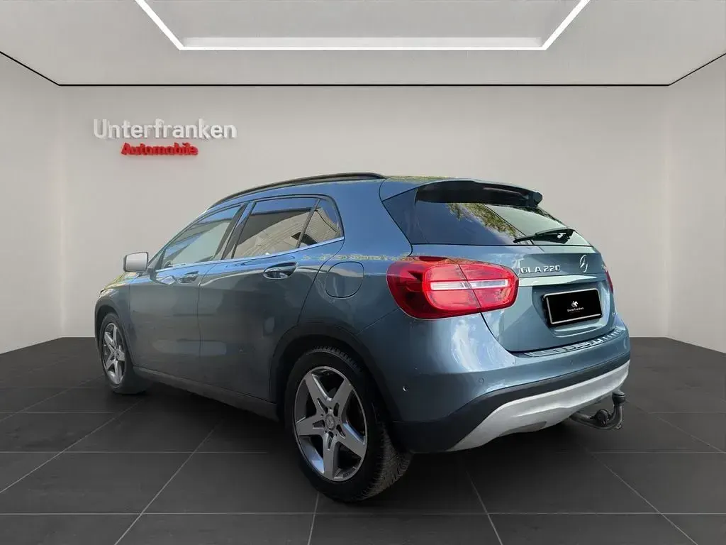 Gebraucht Mercedes GLA220 170 PS (125 kW) 2015 Blau SUV