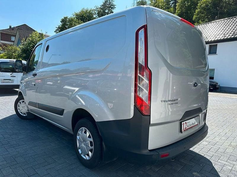 Gebraucht Ford Transit Custom 131 PS (96 kW) 2017 Polarsilber metallic Van / Kleinbus