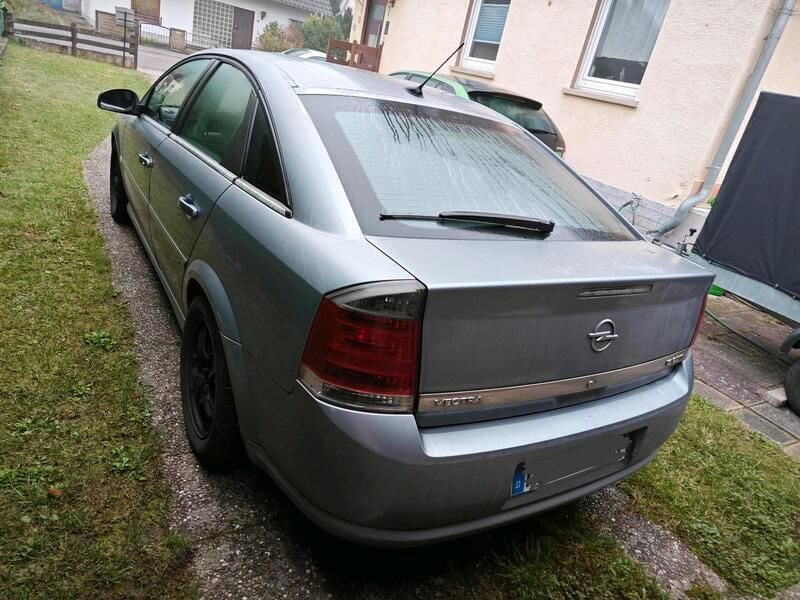 Używany Opel Vectra GTS 150 KM (110 kW) 2005 Niebieski Sedan/Limuzyna