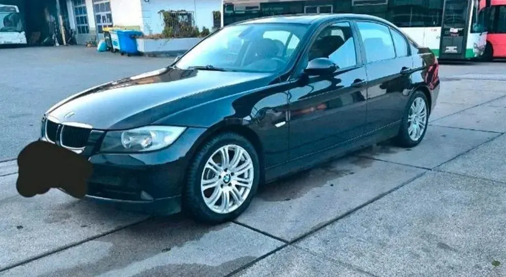 Gebraucht BMW 318 143 PS (105 kW) 2008 Schwarz Limousine
