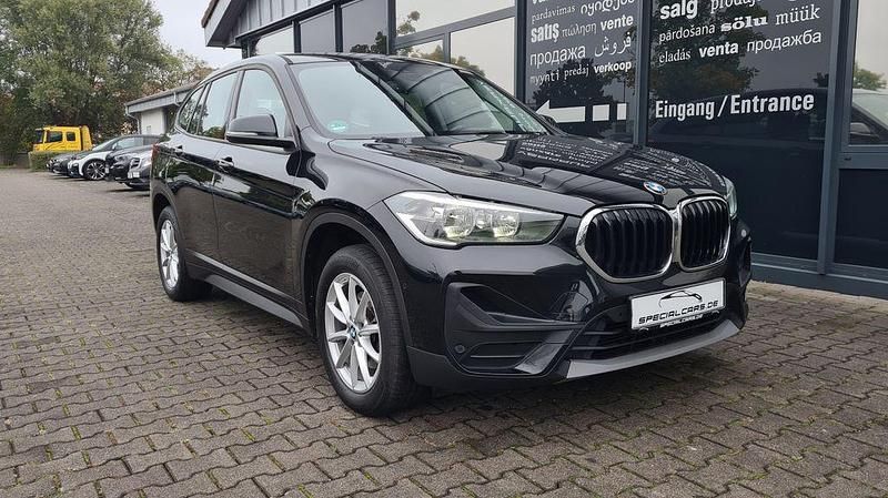 Schwarz Gebraucht 2021 BMW X1 Advantage SUV | 18.990 € (Superpreis) - Bild 1/4
