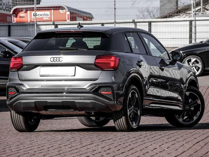 Neu Audi Q2 S-Line 150 PS (110 kW) 2025 Grau SUV
