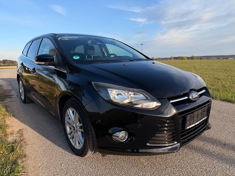 Second-hand Ford Focus Titanium 125 CP (91 kW) 2014 Negru Berlinǎ