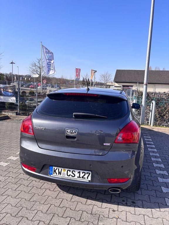 Gebraucht Kia ProCeed 126 PS (92 kW) 2010 Grau Kleinwagen