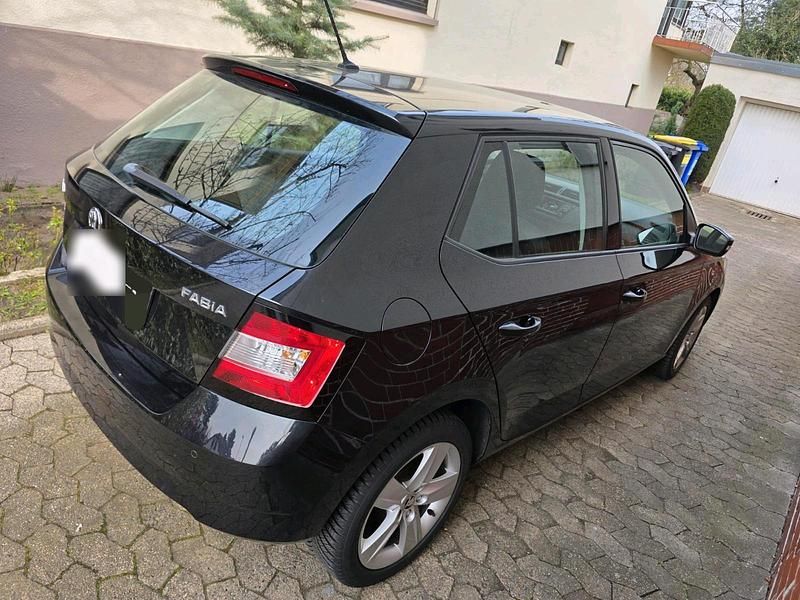 Gebraucht Skoda Fabia 60 PS (44 kW) 2017 Schwarz Kleinwagen