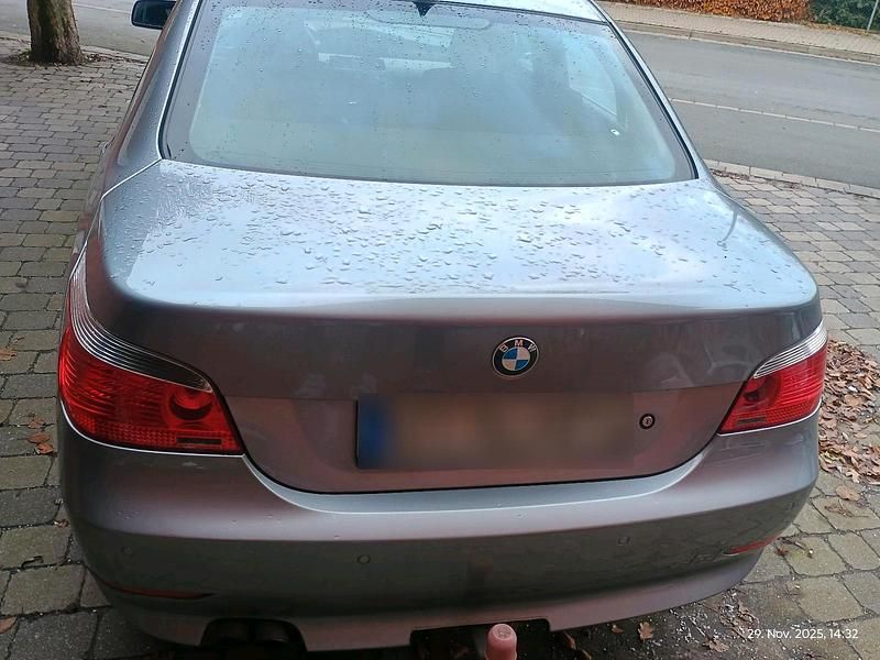 Gebraucht BMW 523 177 PS (130 kW) 2007 Grau Limousine