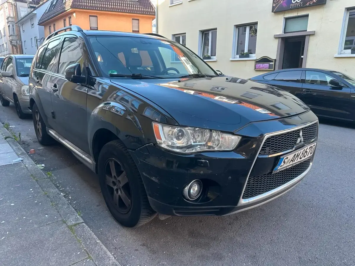 Gebraucht Mitsubishi Outlander 156 PS (114 kW) 2011 Schwarz SUV