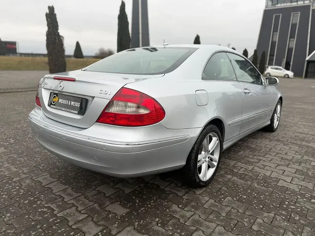 Gebraucht Mercedes CLK320 224 PS (164 kW) 2007 Iridiumsilber Coupé