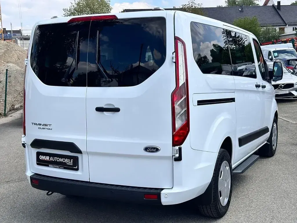 Używany Ford Transit Custom 131 KM (96 kW) 2023 Biały Kombi