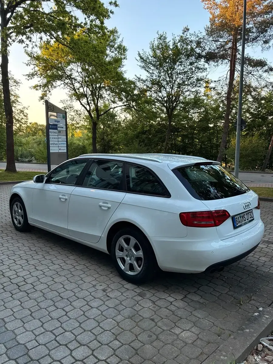 Gebraucht Audi A4 120 PS (88 kW) 2009 Weiß Kombi