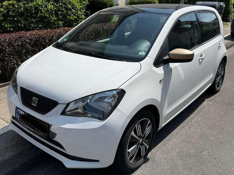 Weiß Gebraucht 2017 Seat Mii Cosmopolitan Kleinwagen | 7.800 € (Fairer Preis) - Bild 1/4