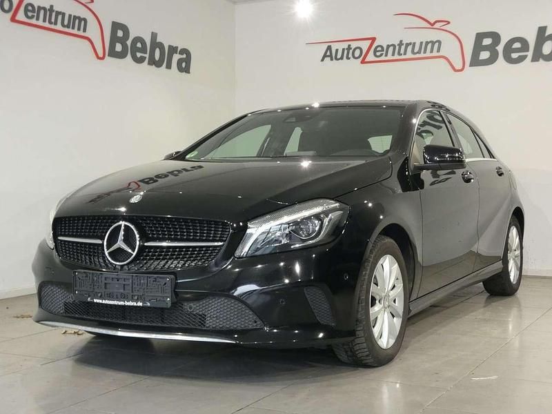 Gebraucht Mercedes A180 109 PS (80 kW) 2016 Schwarz Limousine
