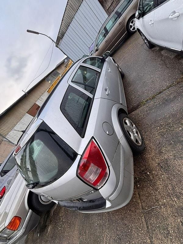 Gebraucht Opel Astra Edition 116 PS (85 kW) 2007 Silber Kombi