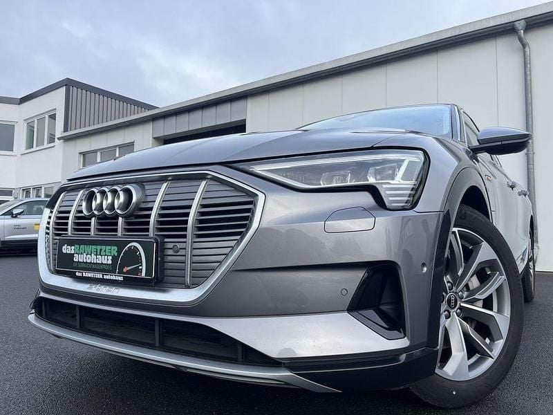 Gebraucht Audi e-tron Advanced Plus 230 kW (313 PS) 2022 Taifungrau SUV