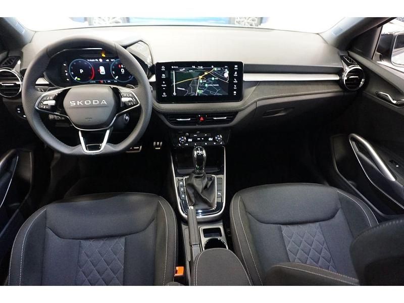 Neu Skoda Fabia Dynamic 116 PS (85 kW) 2026 Gruen Limousine