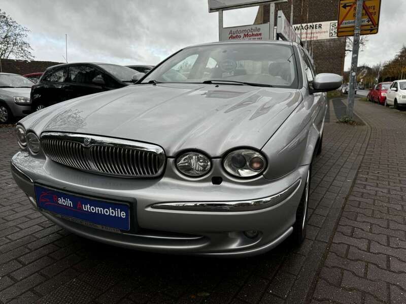 Silber Gebraucht 2002 Jaguar X-type Executive Limousine | 6.250 € (Teuer) - Bild 1/4