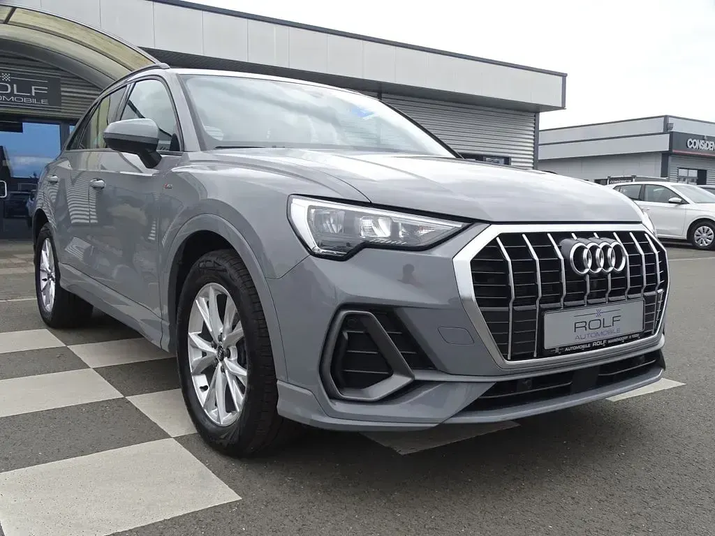 Gebraucht Audi Q3 S-Line 150 PS (110 kW) 2025 Grau individuallackierungen audi exclusi (metallic) SUV