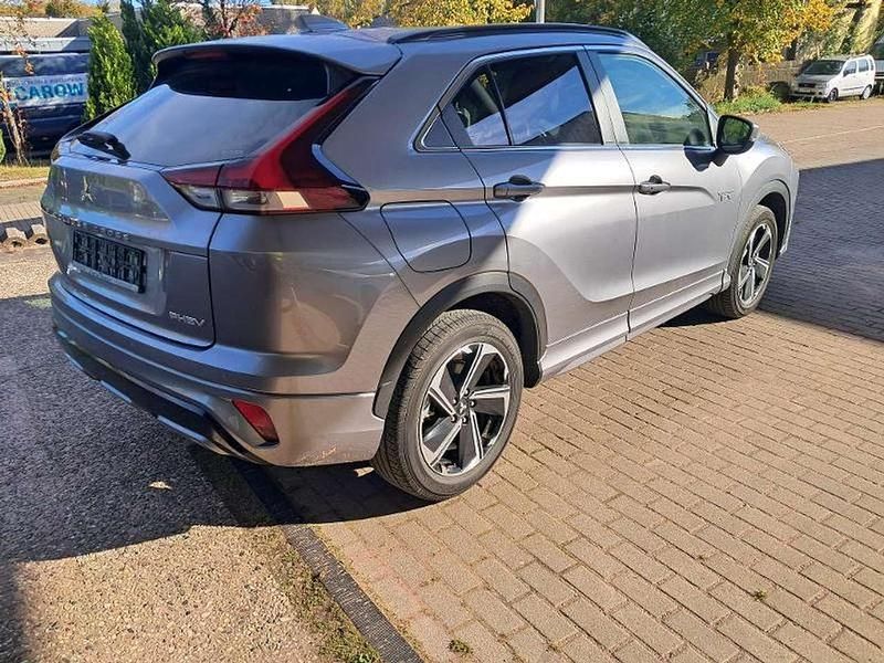 Gebraucht Mitsubishi Eclipse Cross Plus 188 PS (138 kW) 2022 Platinumgrau SUV