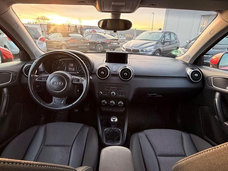 Gebraucht Audi A1 Ambition 122 PS (89 kW) 2011 Rot Kleinwagen