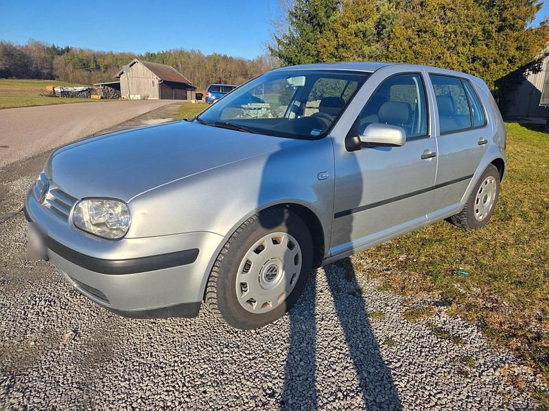 Gebraucht VW Golf IV 110 PS (80 kW) 2002 Silber Kleinwagen