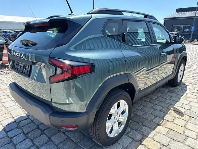 Neu Dacia Duster Expression 140 PS (102 kW) 2026 Cédregrün metallic cédregrün metallic SUV