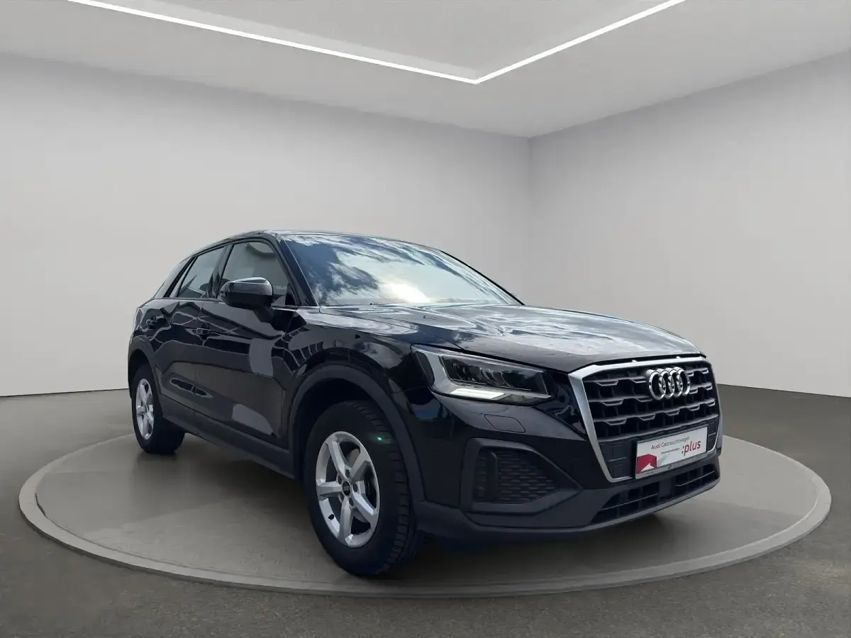 Gebraucht Audi Q2 Design 150 PS (110 kW) 2021 Brillantschwarz SUV