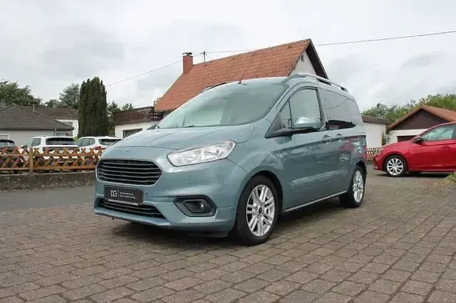 Gebraucht Ford Tourneo Courier Titanium 75 PS (55 kW) 2020 Blau Van / Kleinbus