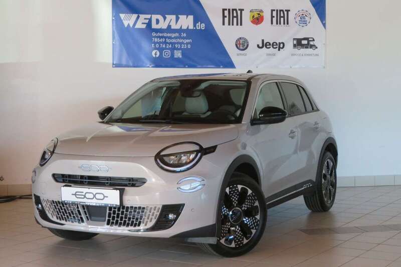 Sabbia beige Neu 2025 Fiat 600 La Prima SUV | 27.440 € (Fairer Preis) - Bild 1/4