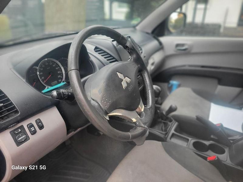 Gebraucht Mitsubishi L200 136 PS (100 kW) 2011 Schwarz Pickup